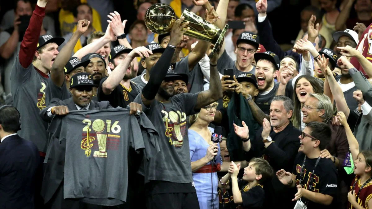 Con LeBron James a la cabeza, los Cavaliers de Cleveland celebraron su primer título de NBA