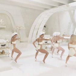 YouTube: Fergie y Kim Kardashian protagonizan vídeo caliente