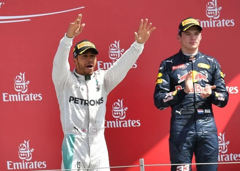 Hamilton dominó en Silverstone y quedó a cuatro puntos del líder actual de la F1.