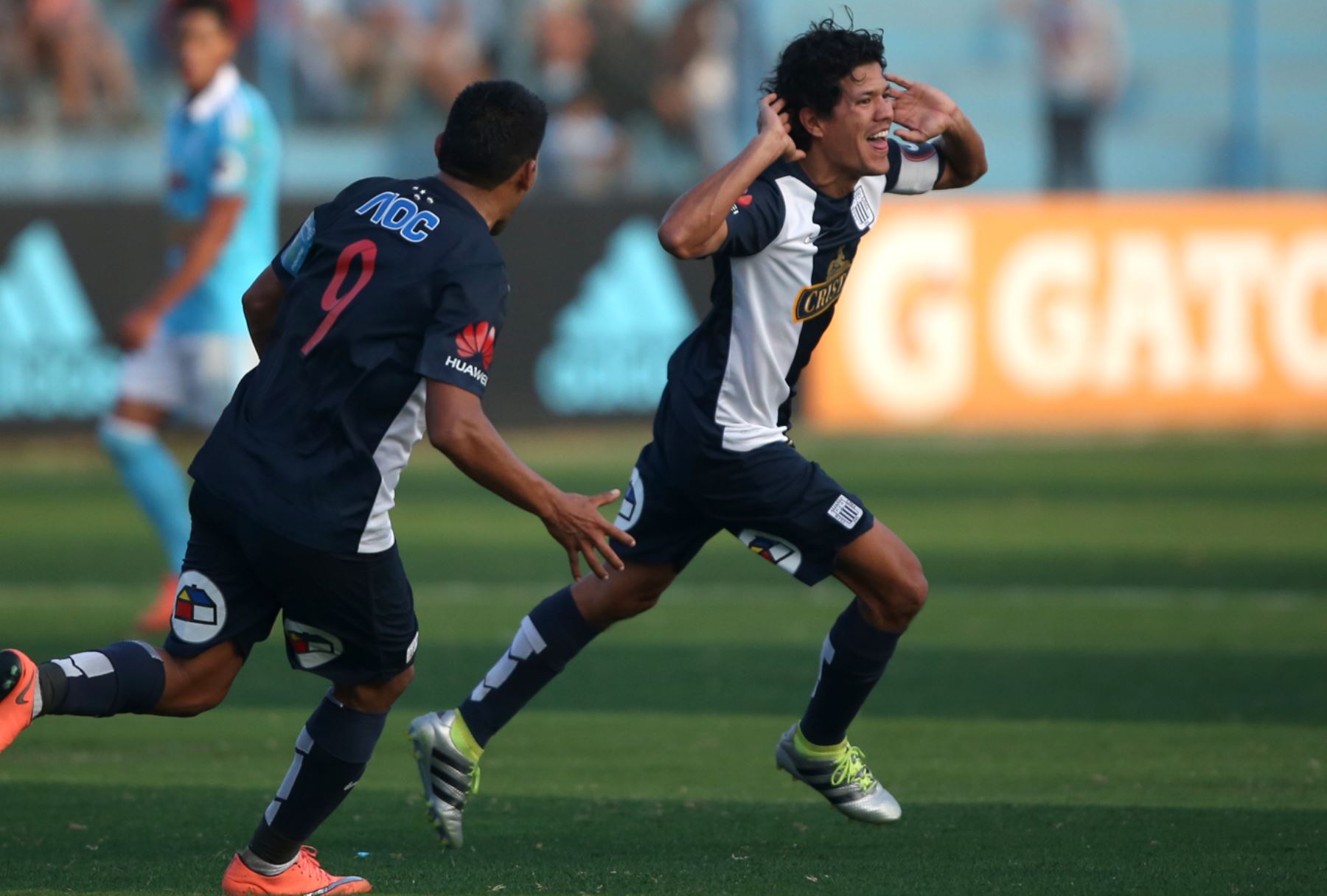 Vílchez anotó un golazo en la victoria blanquiazul sobre Cristal.