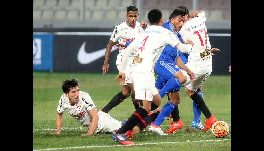 Los jugadores de Emelec pasaron por encima de los cremas,