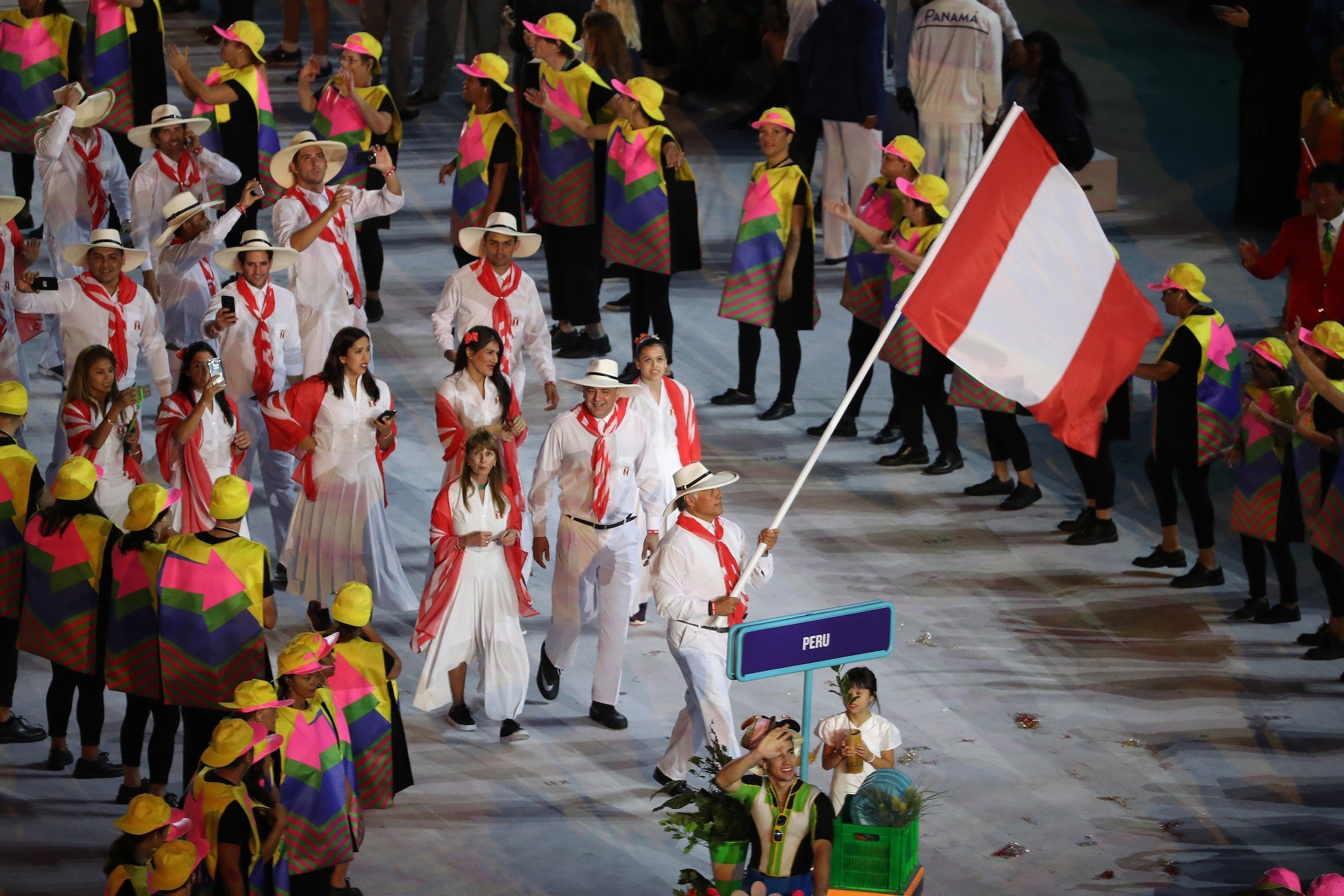 Perú desfiló en el Estadio Maracaná de Río de Janeiro  con ocasión de la inauguración de los Juegos Olímpicos.