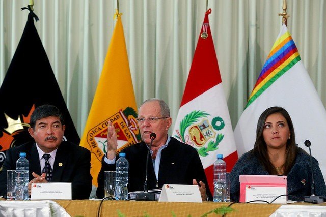 El presidente de la nación Pedro Pablo Kuczynski se reunió en Tacna con gobernadores de la Macro Región Sur.