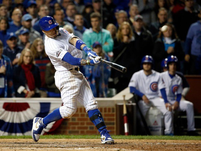 El puertorriqueño Báez  ya pegó la pelota que derivó en el jonrón que le dio el triunfo a los Cachorros.