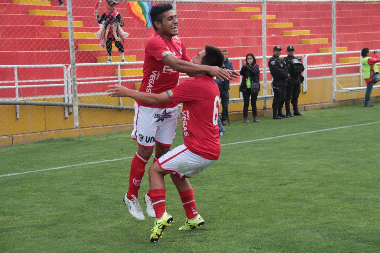 Cienciano alcanzó la punta en solitario de la Segunda División.