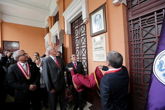 El presidente Kuczynski en homenaje a su padre por el Día de la Medicina Peruana.