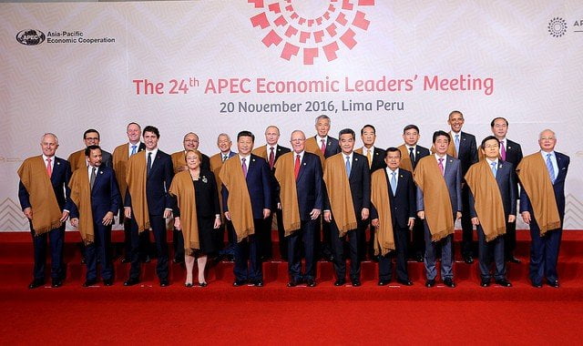 Los líderes de las 21 economías que integran el APEC en la foto oficial.