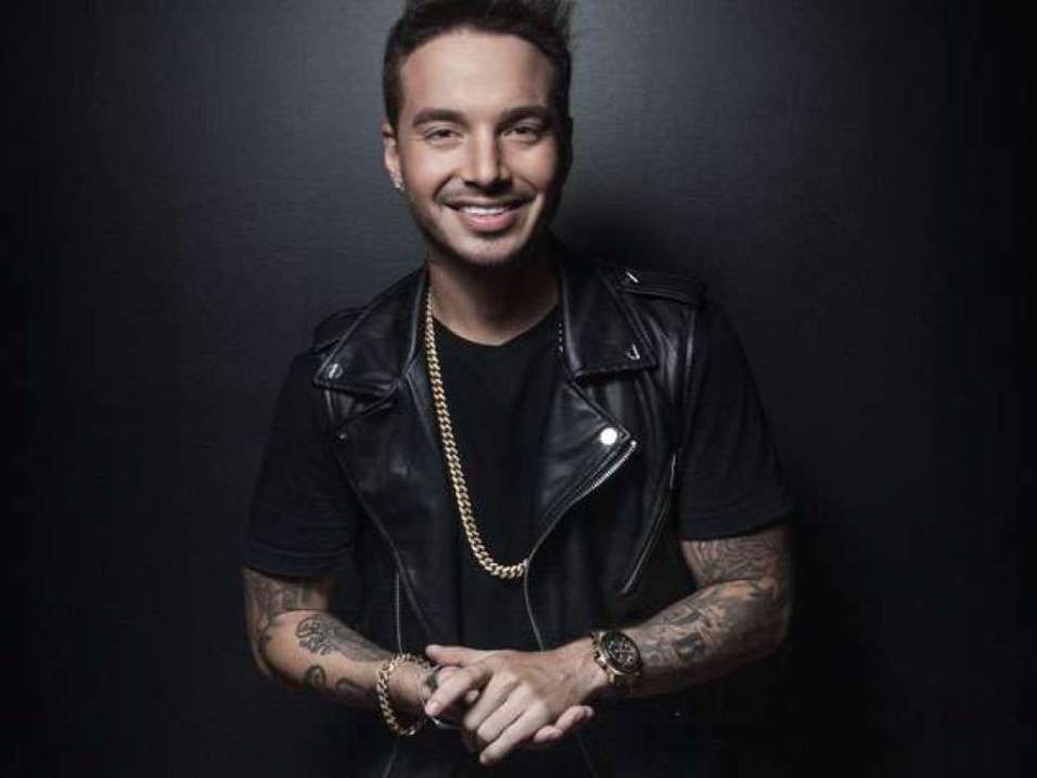 J Balvin llega a Lima