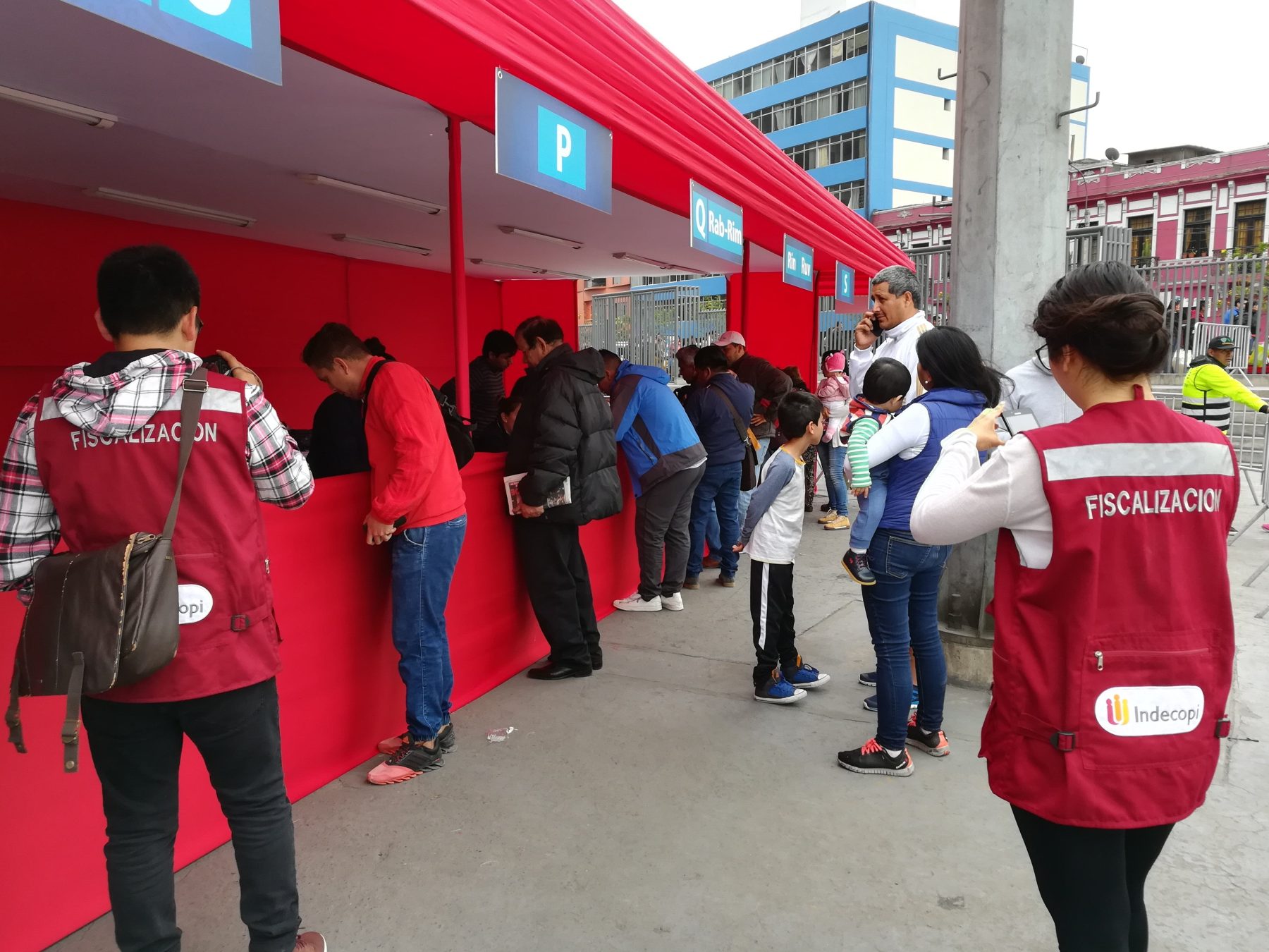 El Indecopi fiscaliza proceso de entrega de entradas a las personas que ganaron sorteo para asistir al partido Perú – Nueva Zelanda
