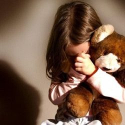 Cuida a tus niños y niñas: ¿Cómo reconocer a un pedófilo?