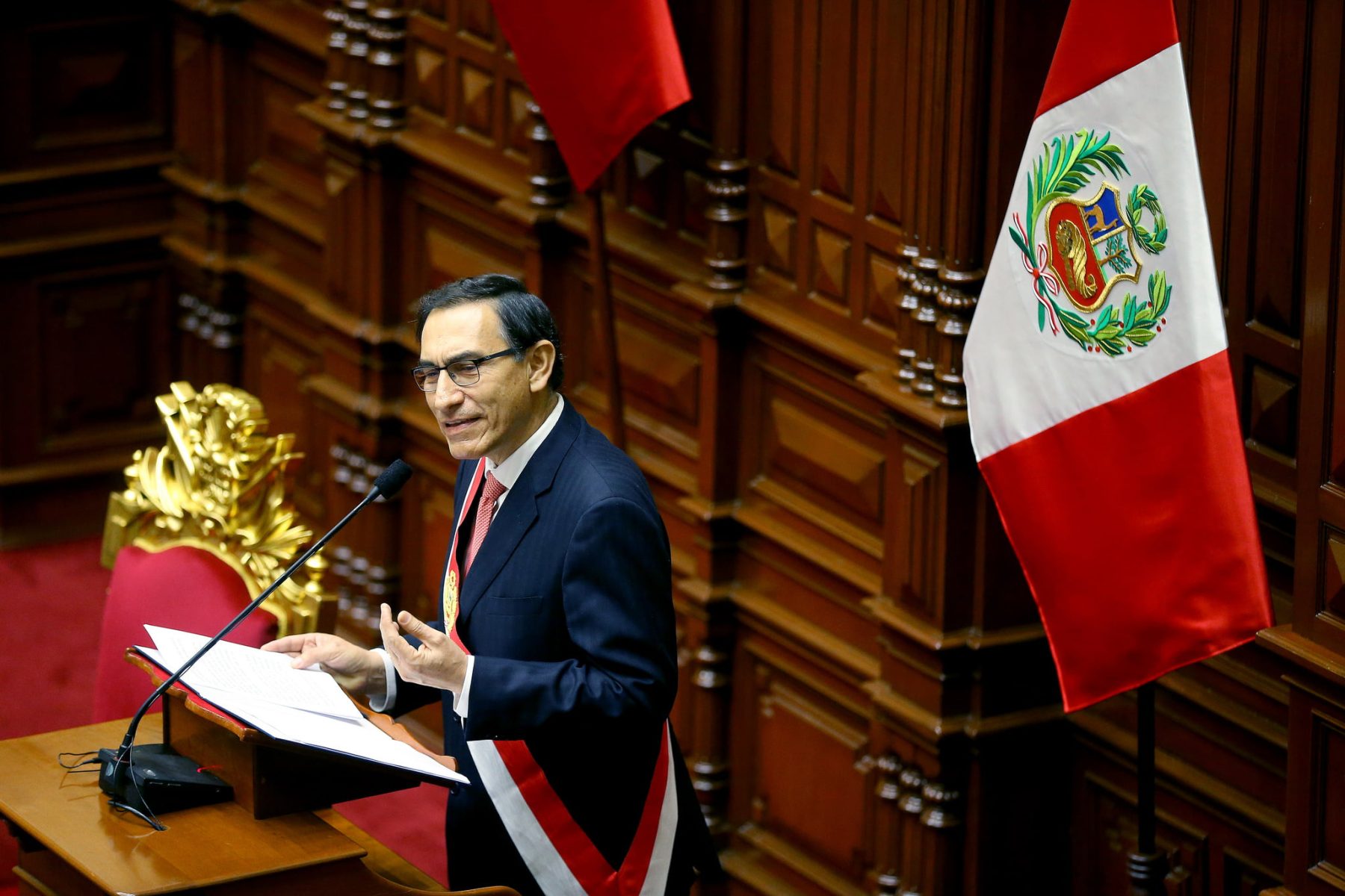 Martín Vizcarra juramentó como presidente del Perú