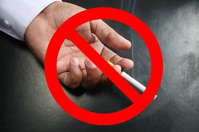 Humo de tabaco que se impregna en la ropa y las paredes convierte a los niños en fumadores pasivos