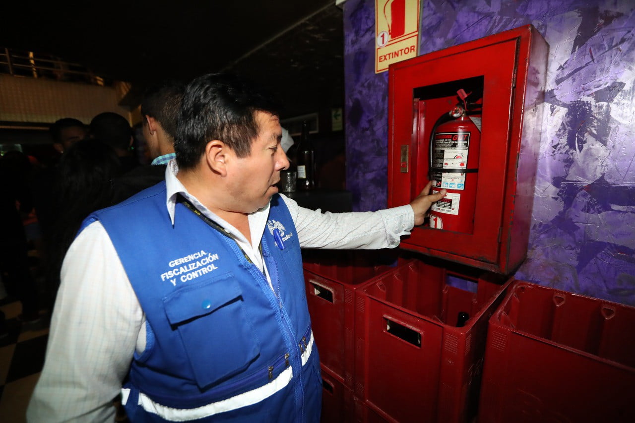 MUNICIPALIDAD DE LIMA CLAUSURA DISCOTECA DONDE SE EXPENDÍAN DROGAS ILEGALES