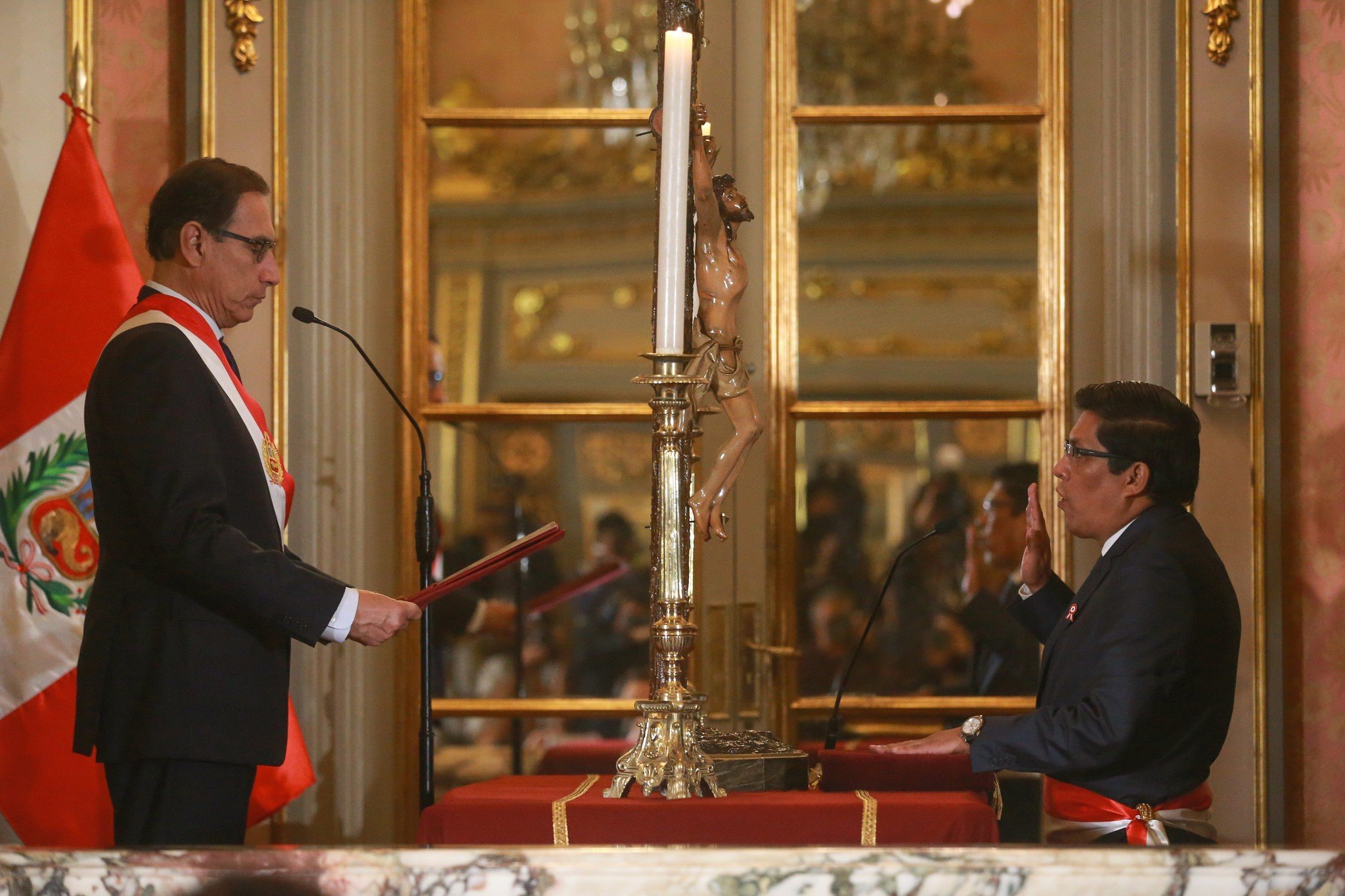 Vicente Zeballos juró hoy como nuevo ministro de Justicia