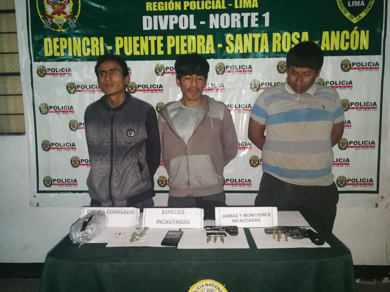 Grupo de detenidos por la Policía