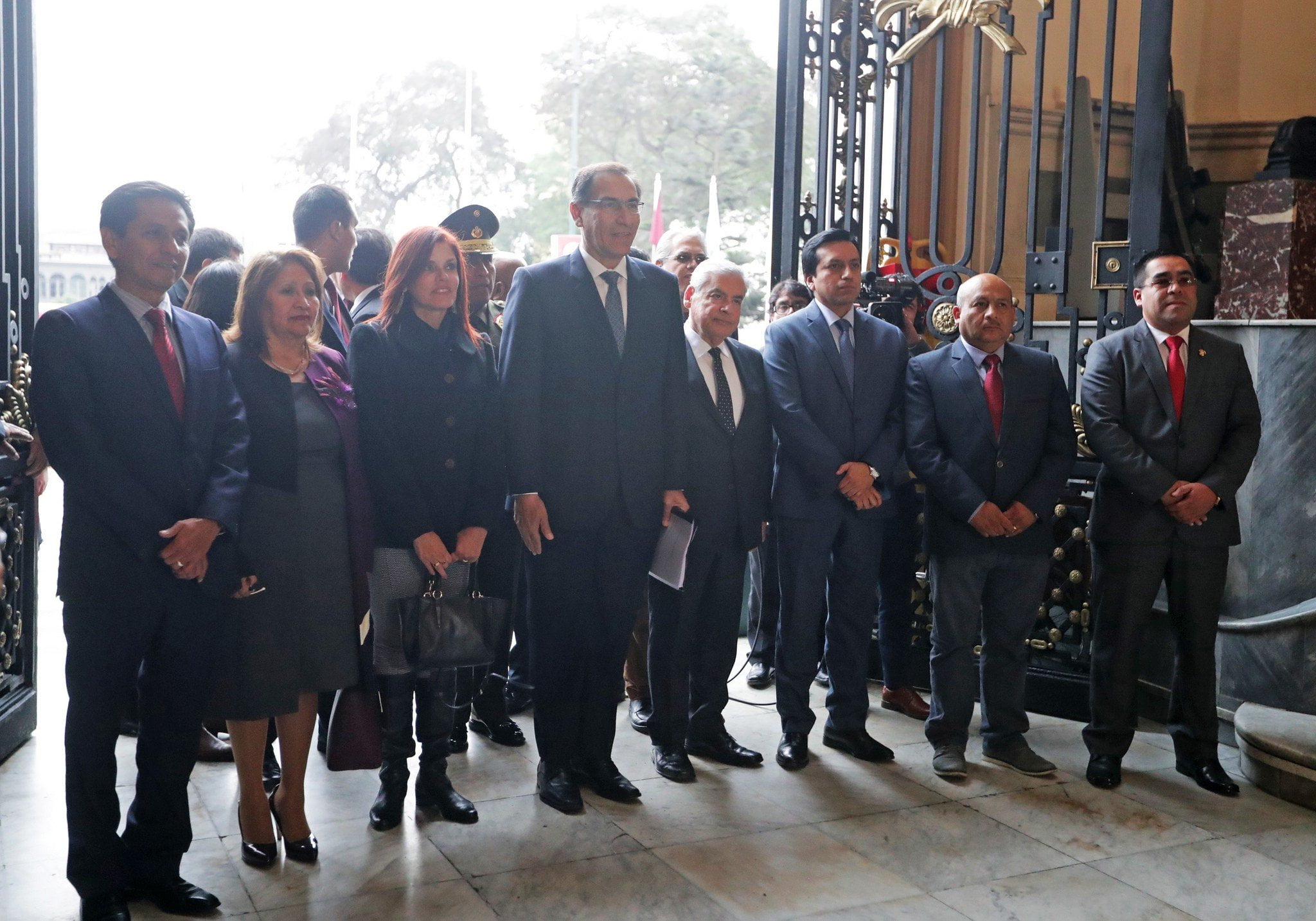 Martín Vizcarra presentó tres proyectos de reforma política al Congreso y pide prioridad