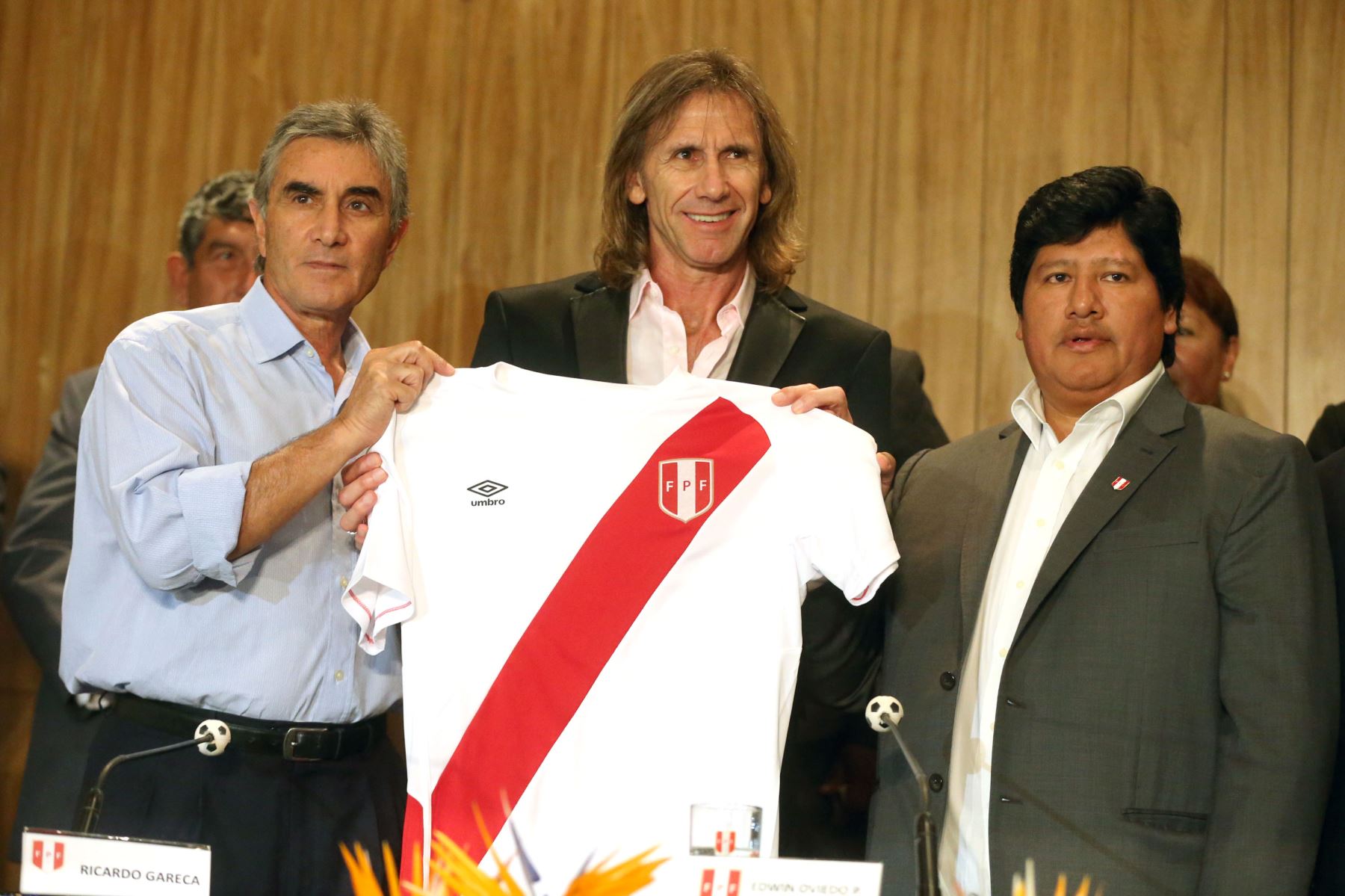 Ricardo Gareca renovó y dirigirá a la Selección Peruana hasta Qatar 2022