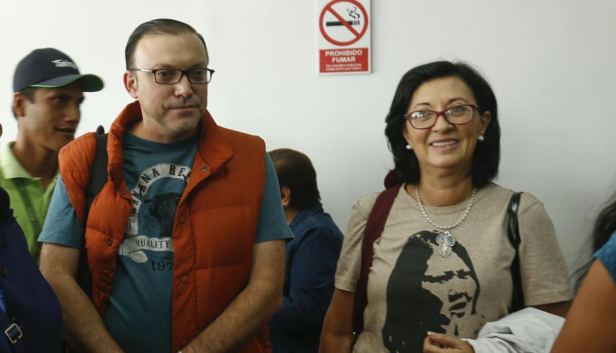 Pier Figari y Ana Vega detenidos