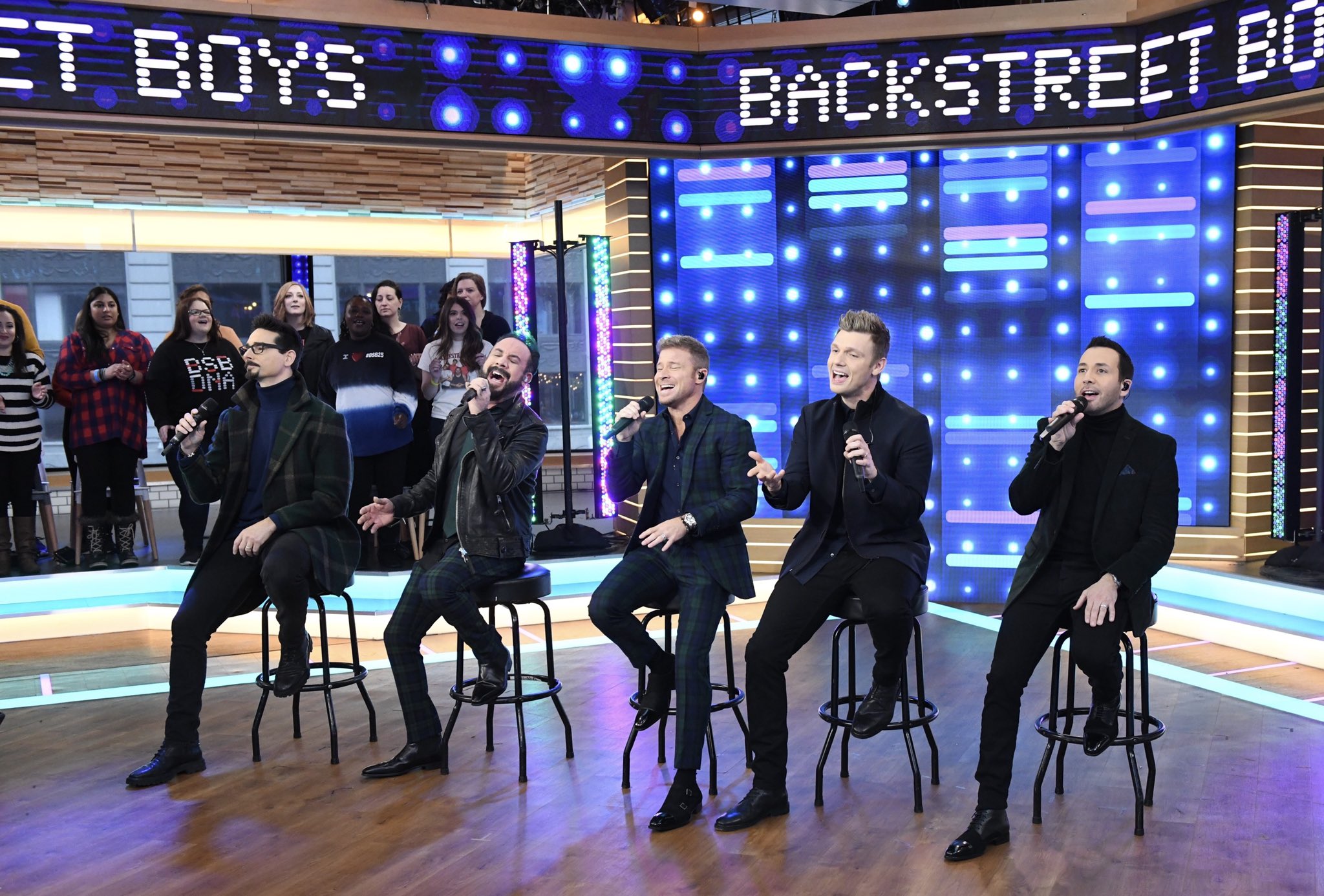 Backstreet Boys cantan en vivo y sin playback en la TV americana (Foto Twitter ABC/Paula Lobo)