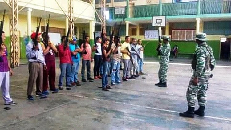 Chavistas y civiles