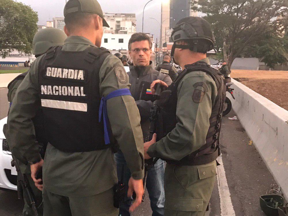 Leopoldo López dice que chavistas se comunican con alzados en armas