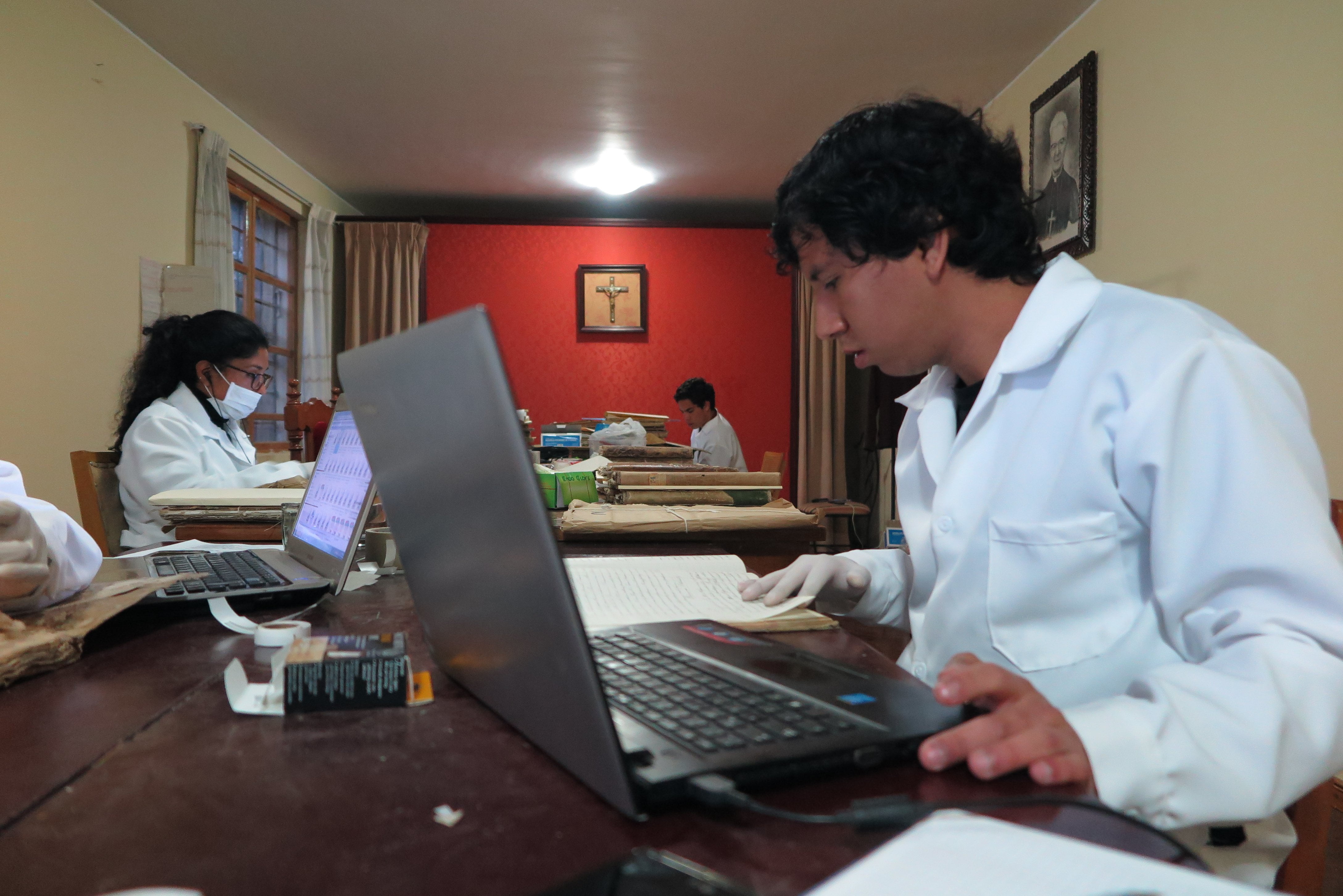 Cinco jóvenes peruanos desarrollan ambicioso proyecto de investigación en zona del Lago Titicaca