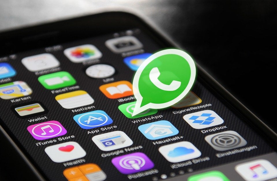 'Cambie el color del WhatsApp' es engaño y te pueden hackear