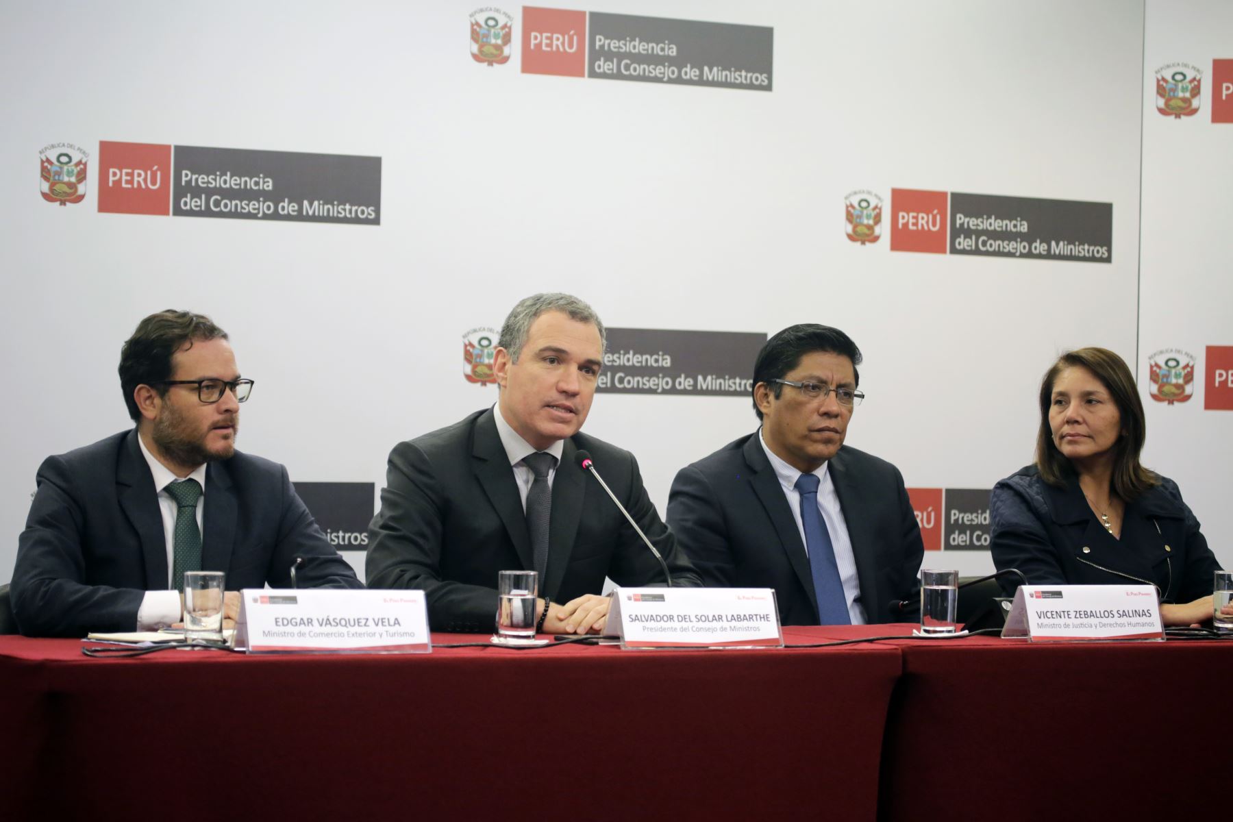 Salvador del Solar pide al Congreso discutir de nuevo inmunidad parlamentaria