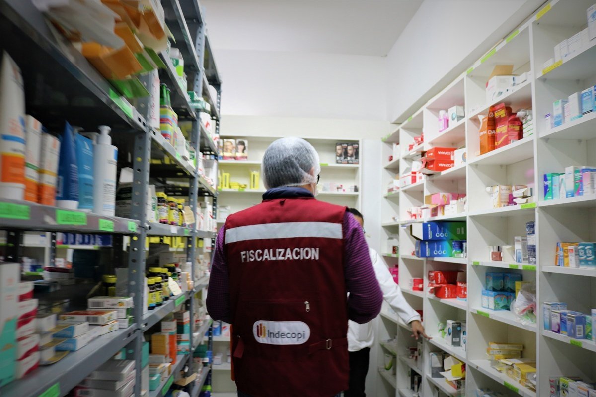 Indecopi verifica que farmacias no oculten medicamentos genéricos