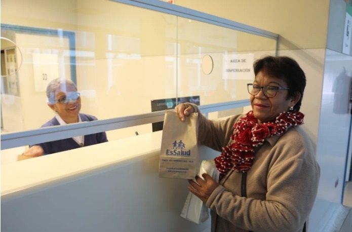 Hospital Rebagliati de EsSalud entrega medicamentos en bolsas de papel