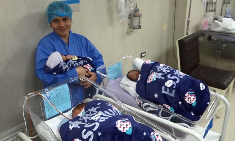 Profesora cajamarquina da a luz a trillizos en hospital de EsSalud