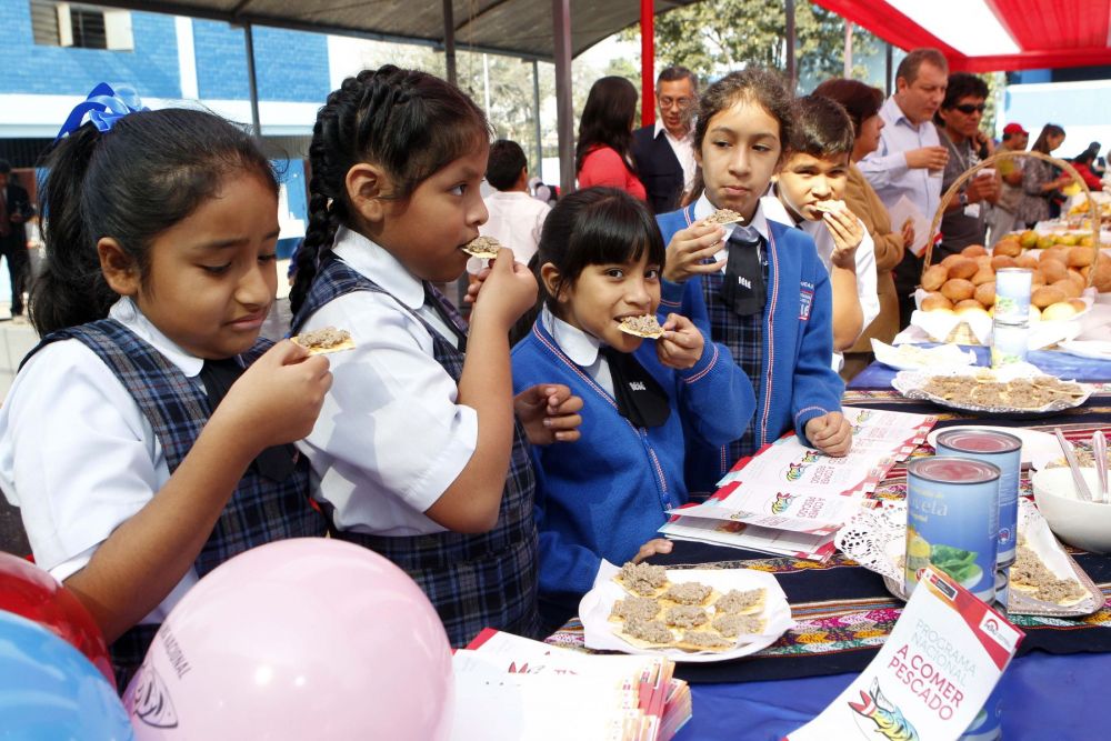 Alimentación saludable entre escolares peruanos