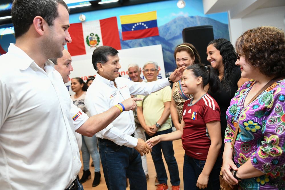 Ministro del Interior se reunió con comunidad venezolana