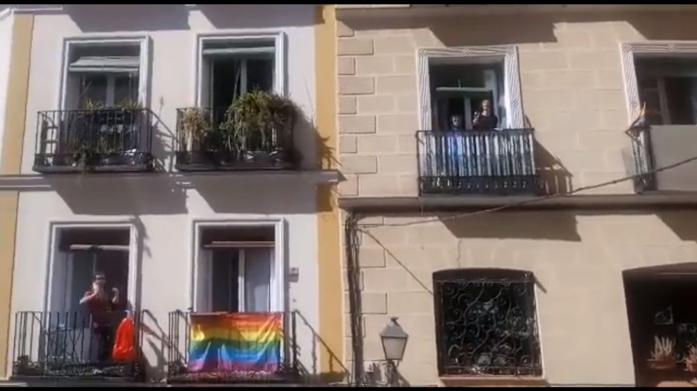 Cumbia peruana sorprende en los balcones de Madrid en cuarentena