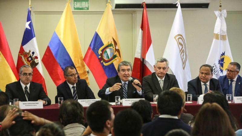 Parlamento Andino aprueba norma para interconexión eléctrica regional