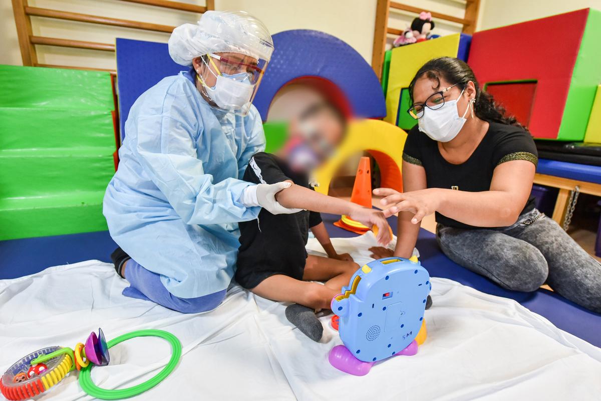 INSN de San Borja reinicia terapia física, ocupacional y del lenguaje para niños