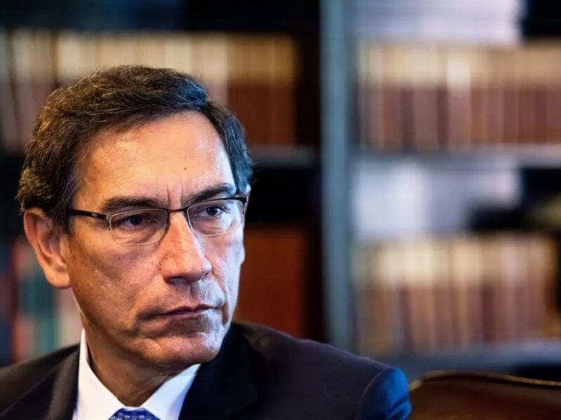 Martín Vizcarra inhabilitado