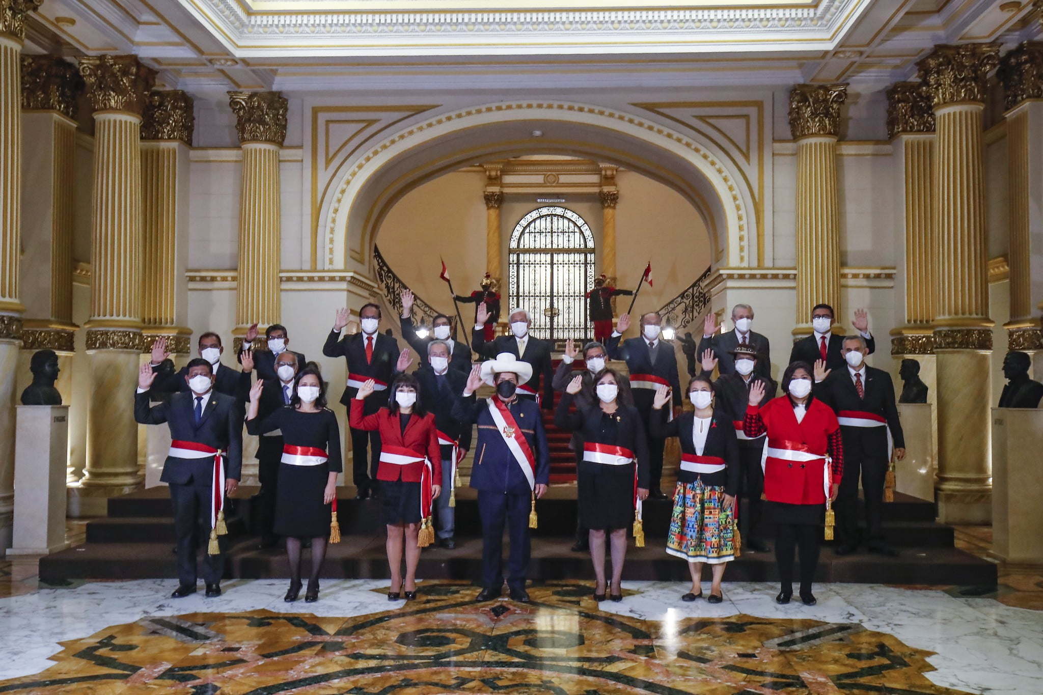 Pedro Castillo juramentó nuevo gabinete ministerial