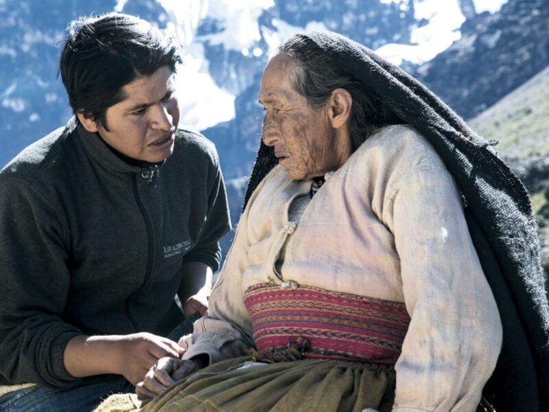 Óscar Catacora en el rodaje de Wiñaypacha