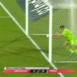 Perú pierde 1-0 ante Uruguay con reclamo por atajada dentro del arco de guardameta «charrúa»