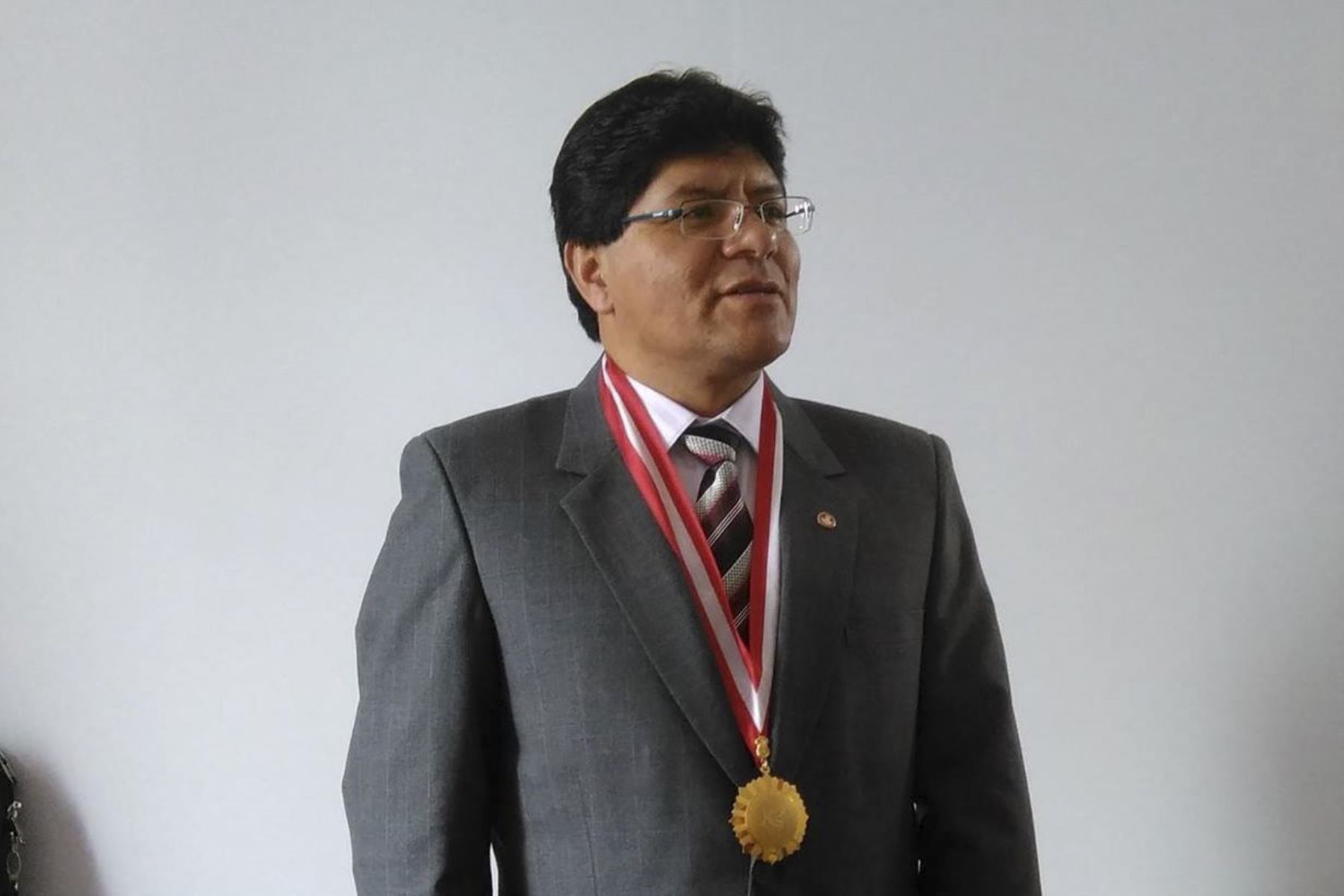 Presidente de EsSalud Alegre Raúl Fonseca Espinoza