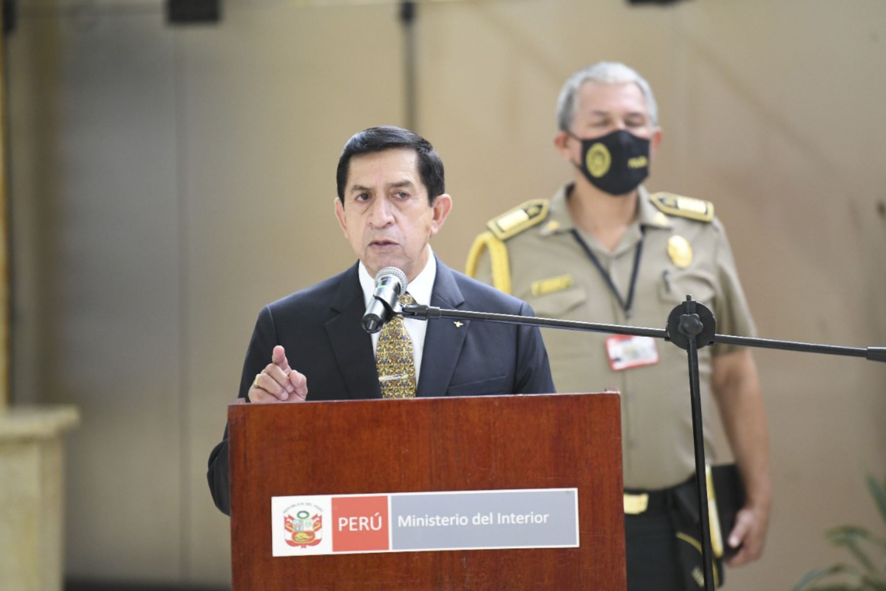 Ministro del Interior Alfonso Chávarry en evento