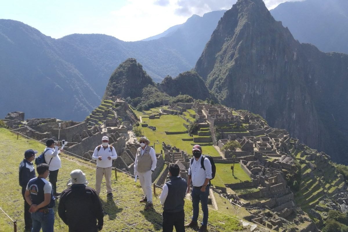 Turistas peruanos en Machu Picchu