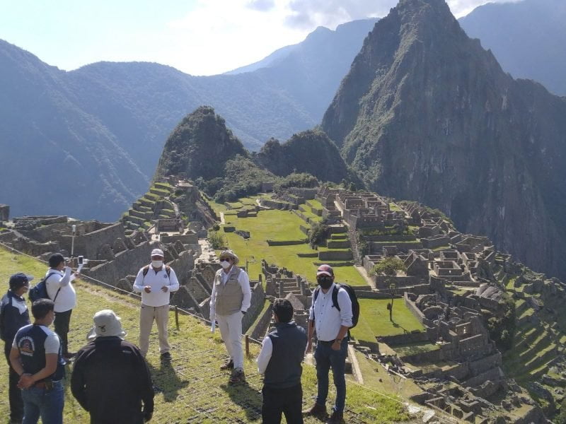 Turistas peruanos en Machu Picchu