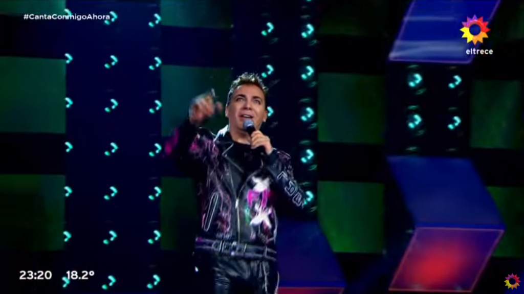 Cristian Castro canta