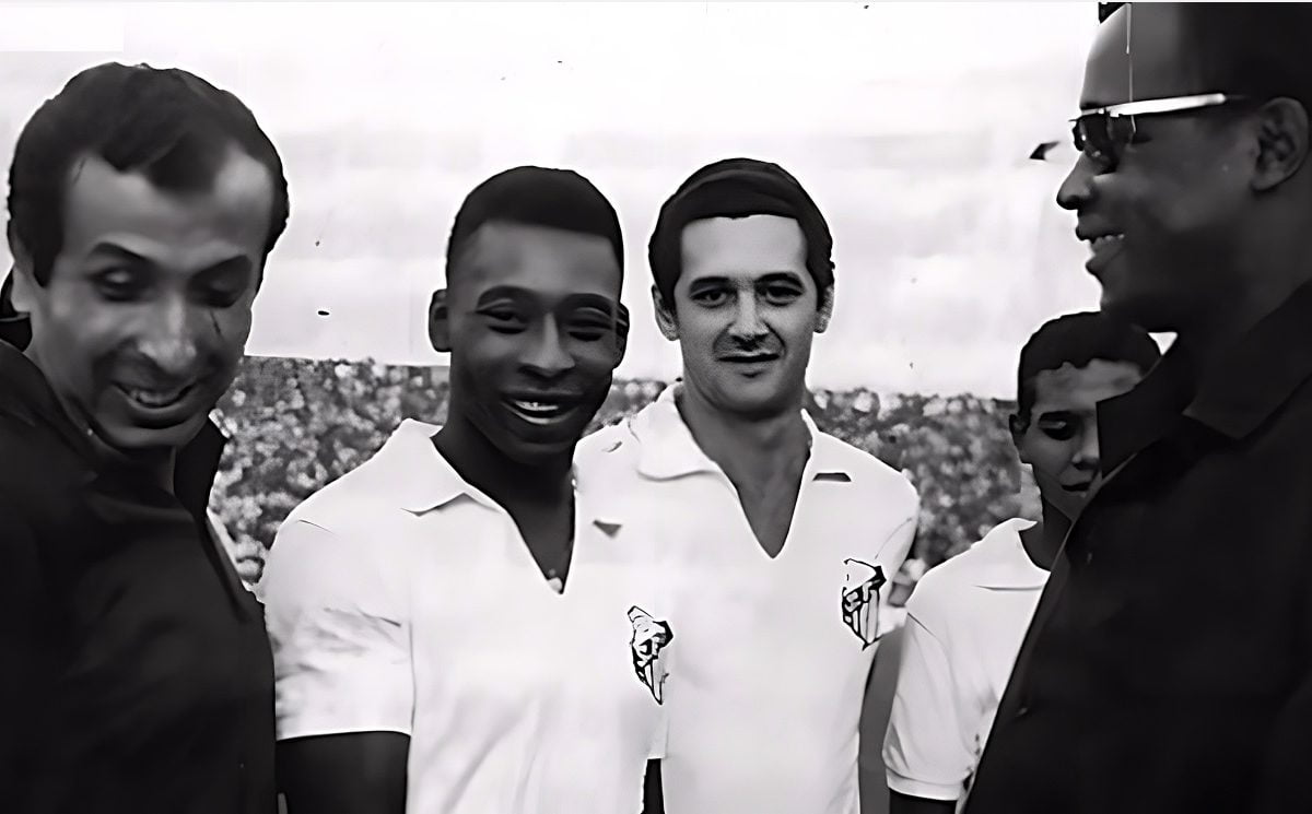 Pelé en Nigeria (Imagen mejorada con IA / Fuente álbum Santos )