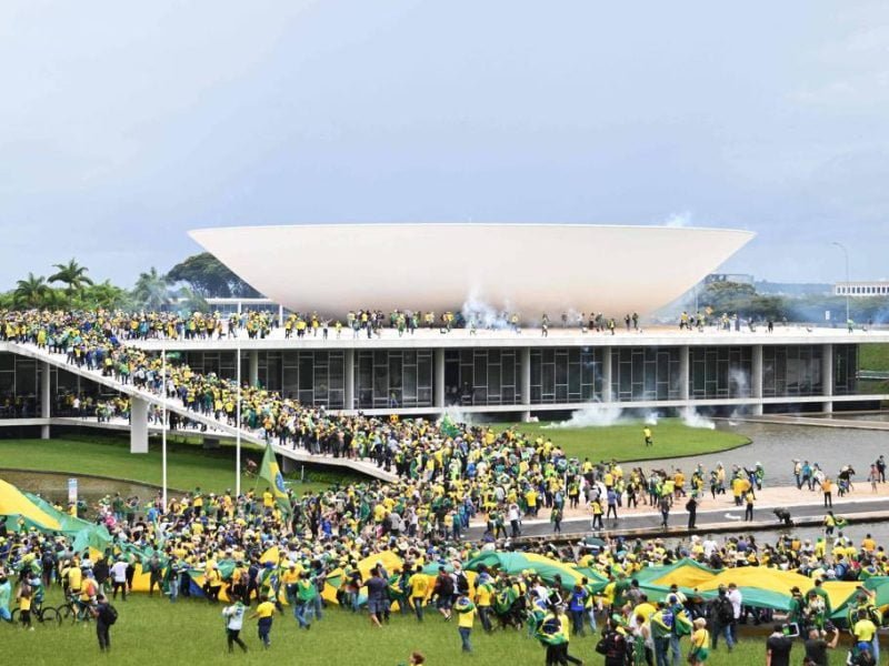 Bolsonaristas toman Congreso, Palacio de Justicia y Palacio presidencial del Brasil