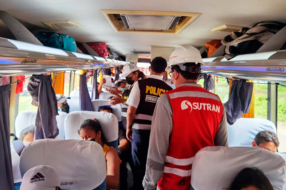 Pasajeros en buses