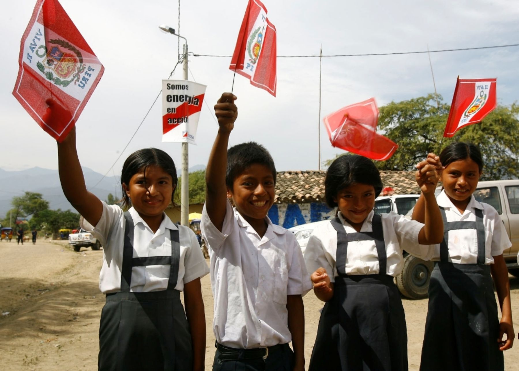 Escolares peruanos