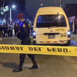 Sicarios asesinan a cuatro personas dentro de una combi en el Callao